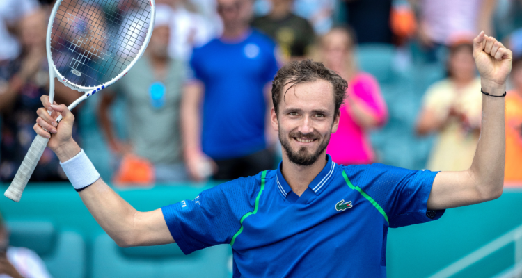 Medvedev celebra en el Masters 1000 de Miami.
