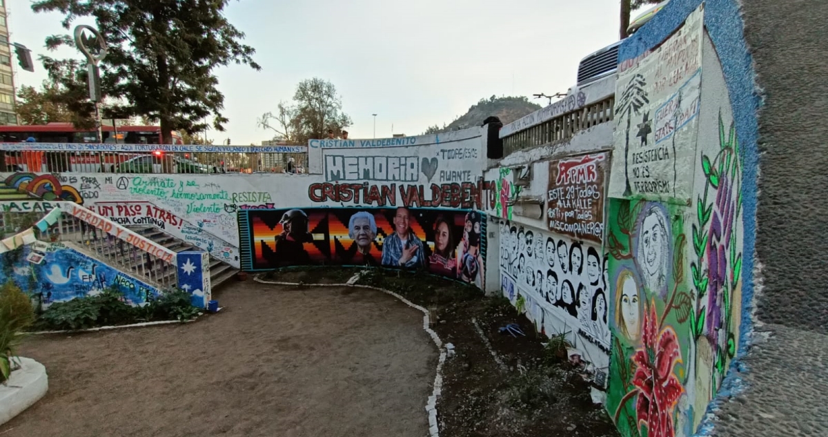 Matthei pide que memorial en Metro Baquedano también recuerde destrucción y ataques a Carabineros