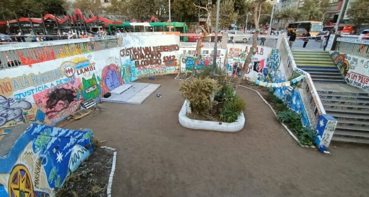 “Un día muy especial”: comienzan trabajos para reabrir principal acceso a estación Baquedano del Metro
