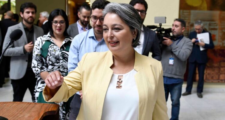 Ministra Jara y apoyo legislativo a proyecto de 40 horas: “No es algo que podemos asegurar”