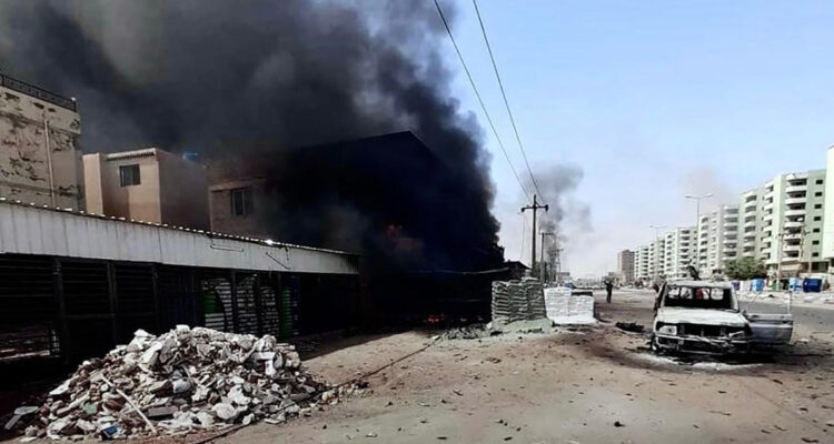 Suben a 528 los muertos por los combates entre el Ejército y paramilitares en Sudán