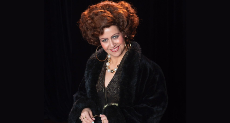 Natalia Valdebenito como Lucía Hiriart