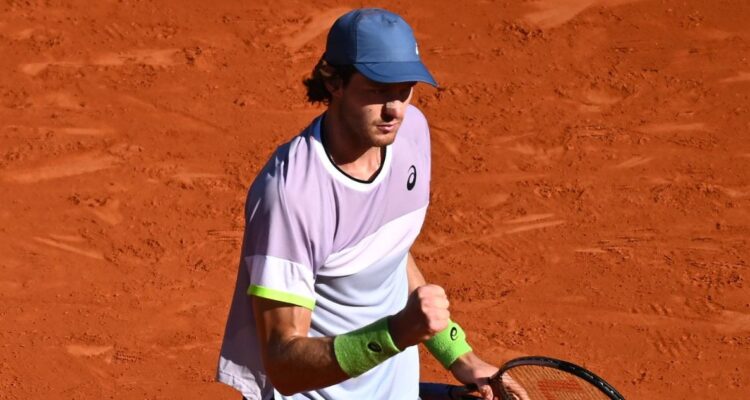 Nicolás Jarry ya está en octavos de final de Montecarlo.