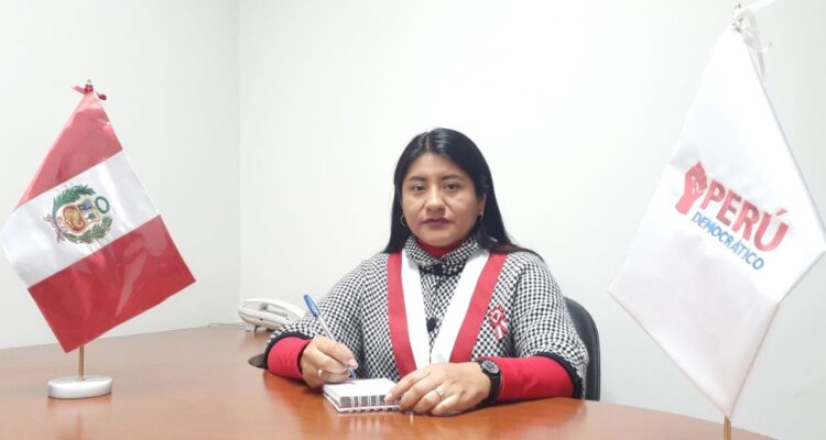 Esmeralda Limachi Congresista | Facebook