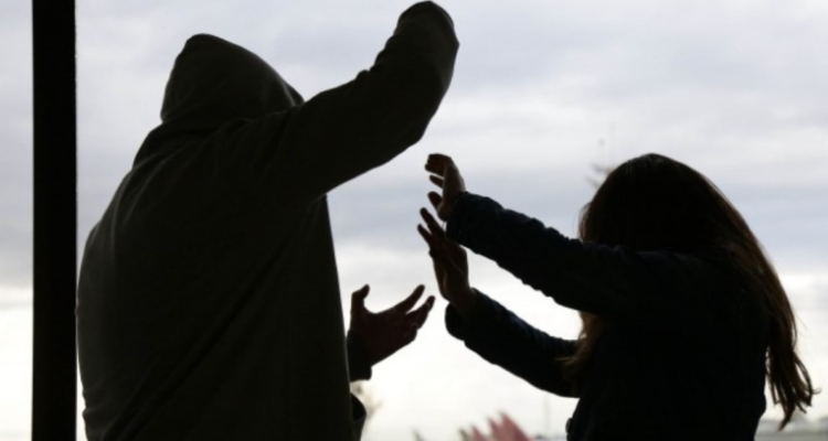 padre e hijo acusados de VIF