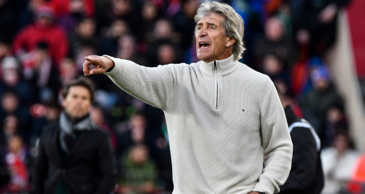 Manuel Pellegrini sorprende a España con viaje a Chile.