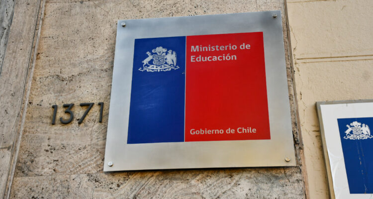 Placa Ministerio de Educación