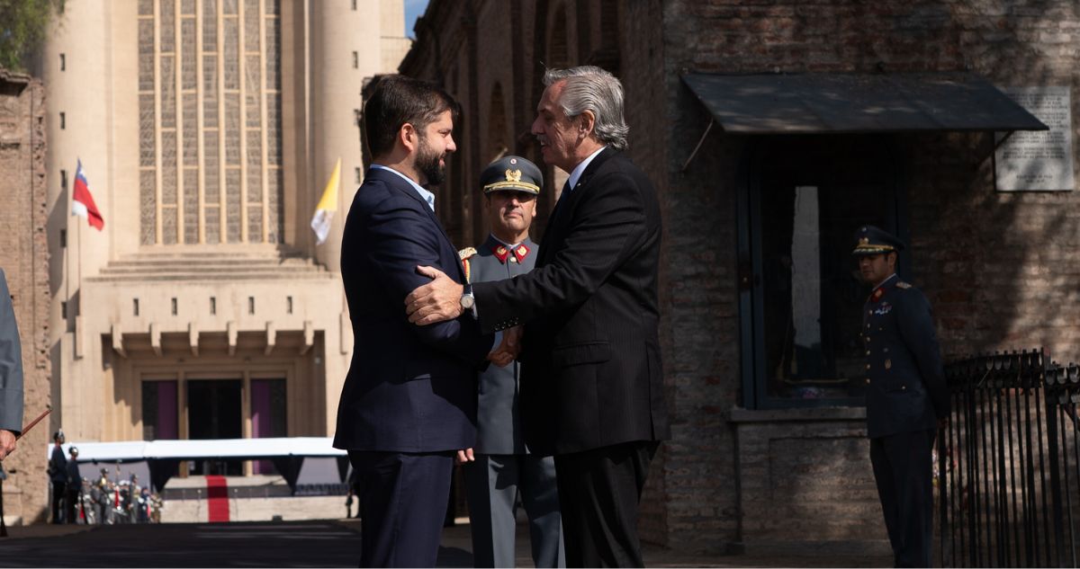 presidentes de chile y argentina recrearon abrazo de maipu