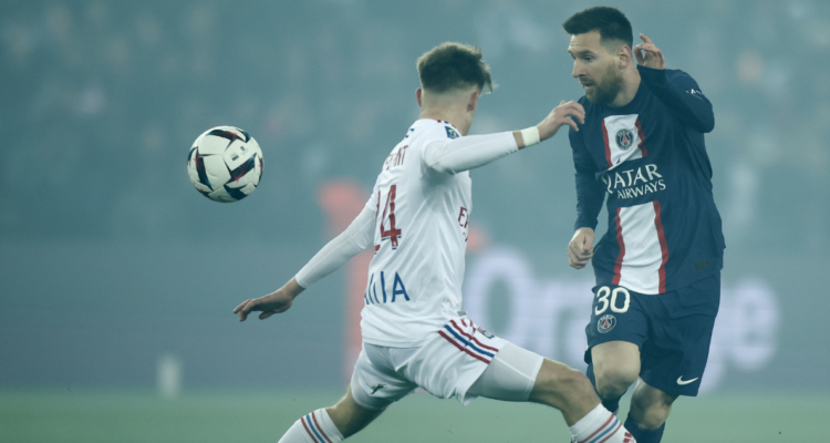 PSG sucumbe ante el trabajo táctico del Olympique de Lyon.