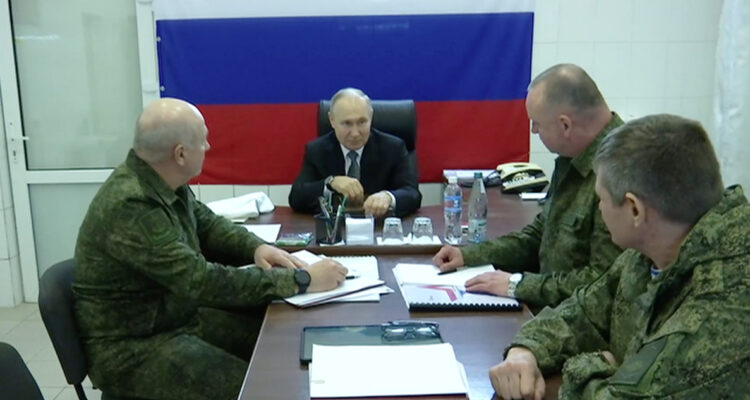 Putin visita cuarteles de las tropas rusas en los frentes de Jersón y Lugansk