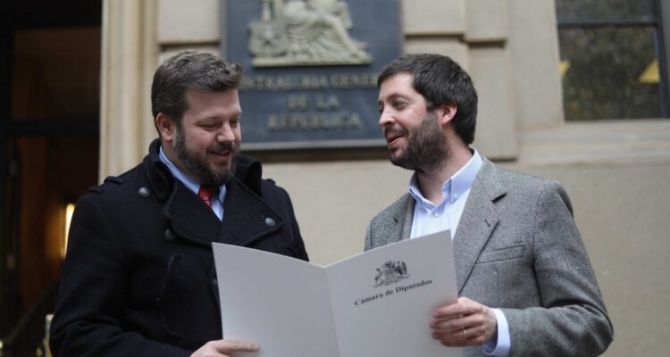 Sierra Bella: diputados republicanos pedirán formalizar a Hassler tras informe de Contraloría