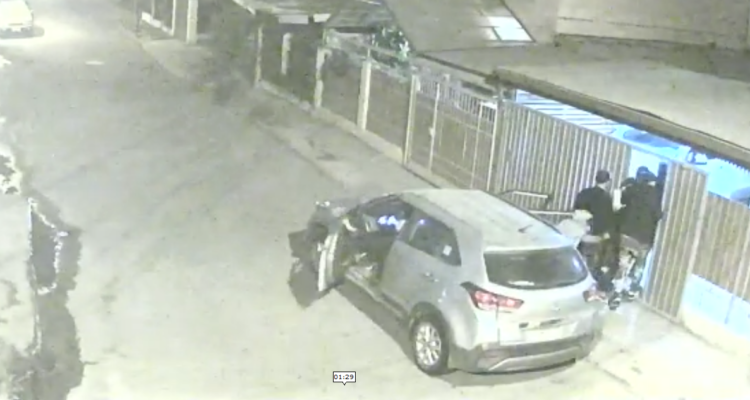 “Somos los malos”: turba de delincuentes perpetra violento asalto contra matrimonio en Maipú