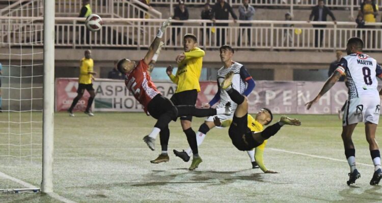 Primera B: San Luis lamentó postrero empate ante Recoleta y puso en riesgo su liderato exclusivo