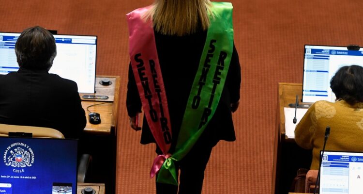 Esta semana iniciarán discusiones de proyectos ante posible sexto retiro de fondos previsionales