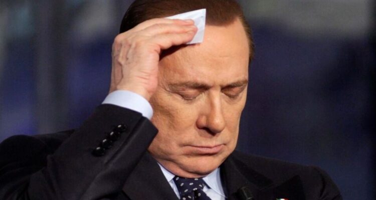Silvio Berlusconi nuevamente fue hospitalizado en Milán.