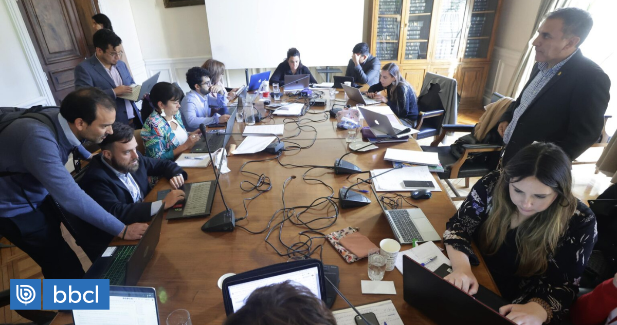 Comisión de expertos ingresa más de 900 indicaciones a normas