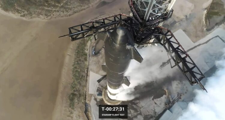 El cohete Starship de SpaceX antes de despegar.