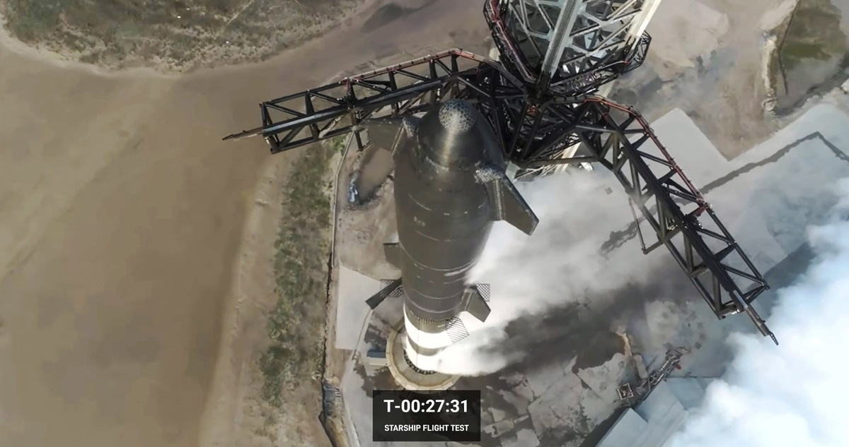 El cohete Starship de SpaceX antes de despegar.