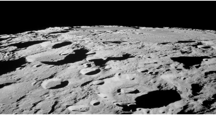 La NASA logró extraer oxígeno de una simulación del suelo lunar