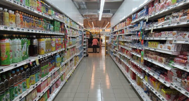 A lo largo de los últimos meses, miles de personas han cruzado la frontera para realizar compras en locales argentinos