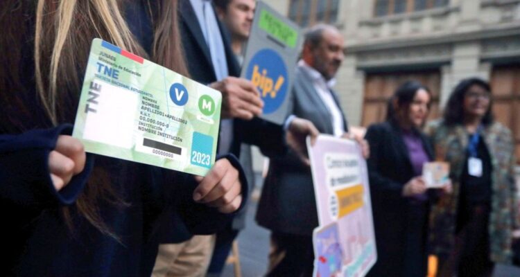 Gobierno llama a estudiantes a revalidar Tarjeta Nacional Estudiantil: tienen hasta el 31 de mayo