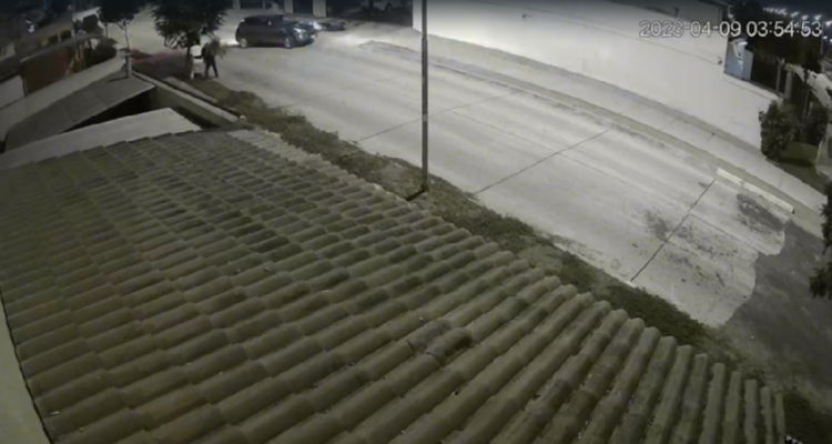 Vecinos logran repeler robo a domicilio en La Serena: delincuentes intentaron atropellarlos