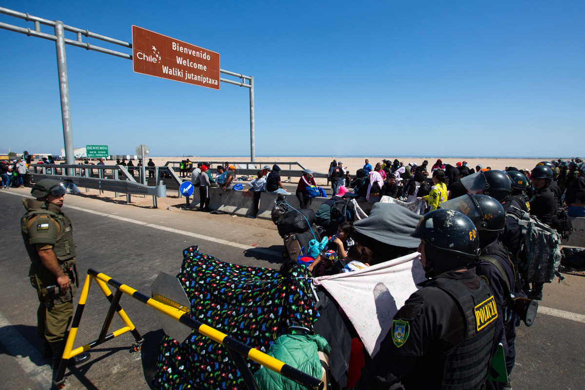 Venezuela pide respetar Derechos Humanos de migrantes varados en frontera entre Chile y Perú