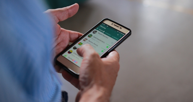 WhatsApp está trabajando en una característica que ofrece a los usuarios la posibilidad de guardar y editar contactos desde dentro de la aplicación, sin necesidad de que esta redirija a la libreta de direcciones..