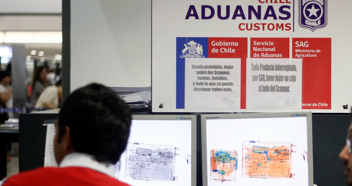 Coimas en Aduanas: cómo sobornaron a cuatro funcionarios públicos para internar mercancías sin revisar