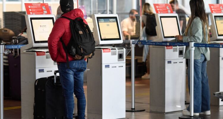 Proyecto busca el reembolso del 85% de pasajes aéreos que no sean usados hasta 8 horas antes del vuelo