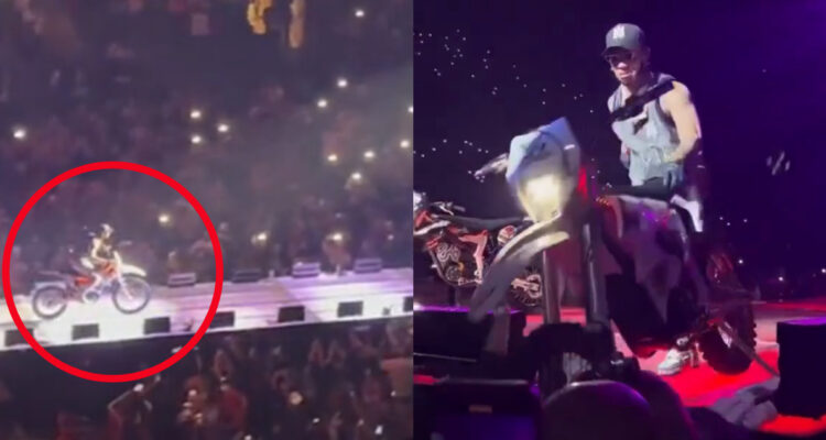 El cantante Anuel AA en el escenario en donde perdió el control de su moto.