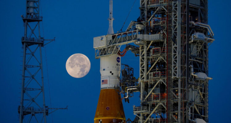 Astronautas de Artemis se comunicarían con radioaficionados