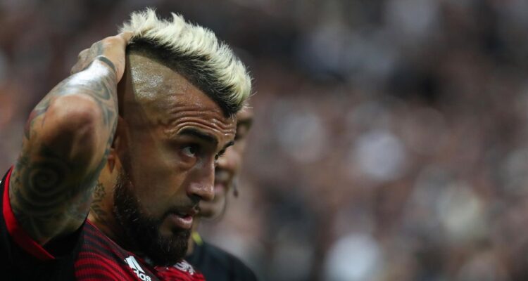 Arturo Vidal y su complicado momento en Brasil: abucheado y pifiado por hinchas de Flamengo