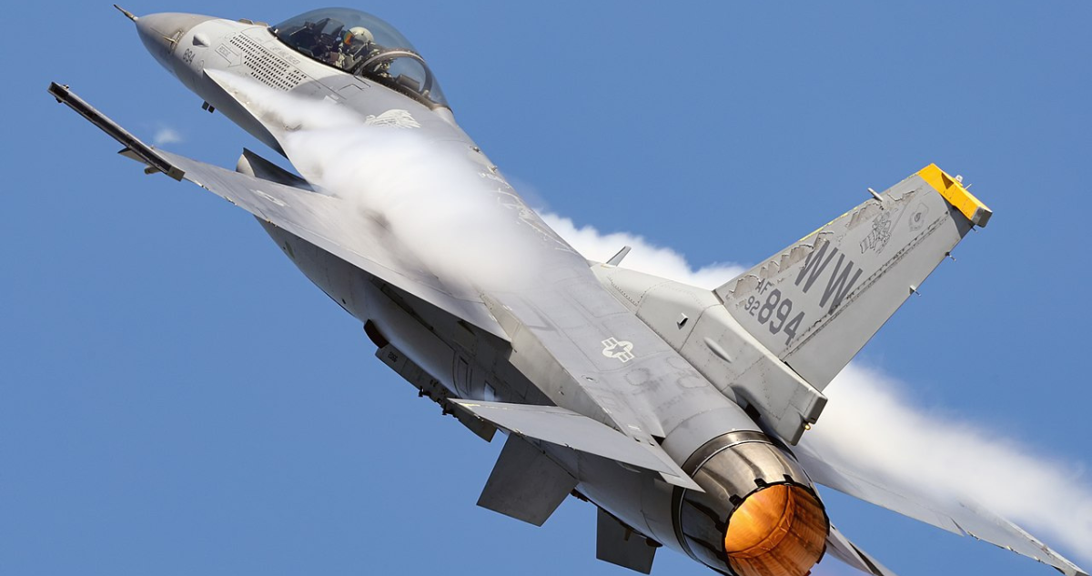 Imagen de archivo de un F-16