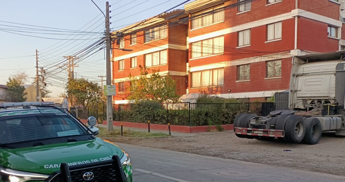 Detienen a hombre por dispararle a su vecino en La Cisterna: en su casa hallaron armamento de guerra