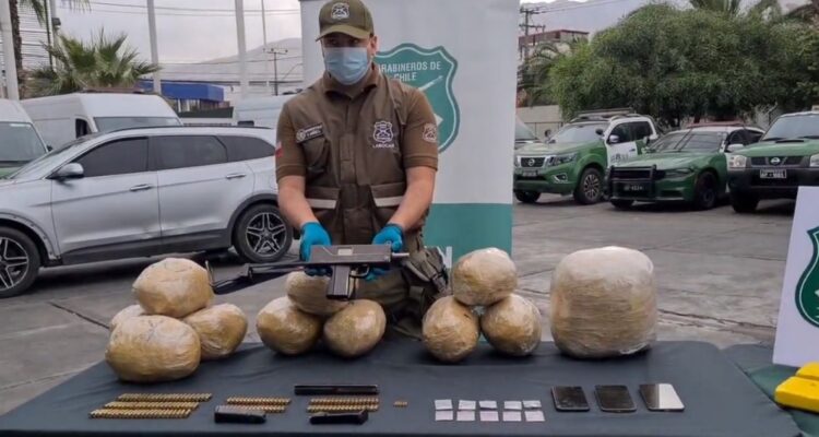 Tenían una subametralladora UZI: detienen a banda narco con 30 kilos de droga en Alto Hospicio