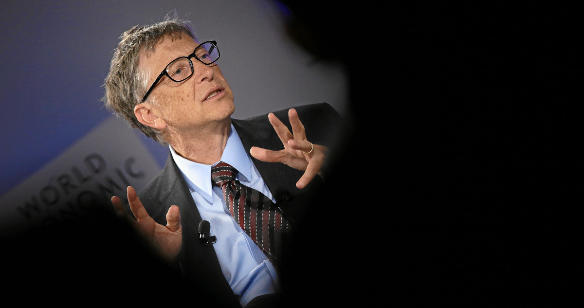 Bill Gates, cofundador de Microsoft y prominente nombre en la industria tecnológica, anticipa que la inteligencia artificial acabará con buscadores como Google, y tiendas digitales como Amazon.