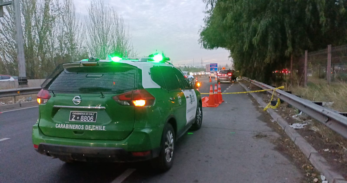 Encuentran cadáver amarrado y envuelto en frazadas junto a la Autopista Los Libertadores