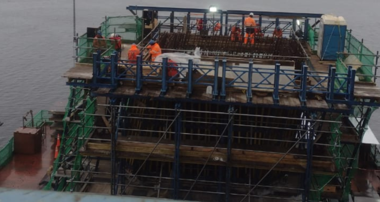 Más de 100 trabajadores ponen fin a paro en obras del puente sobre el canal de Chacao