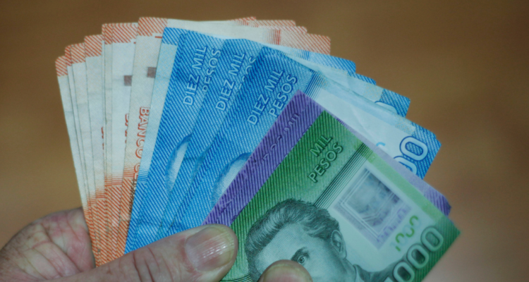 Las 60 carreras donde el sueldo aumenta más rápido en los primeros 5 años laborales en Chile