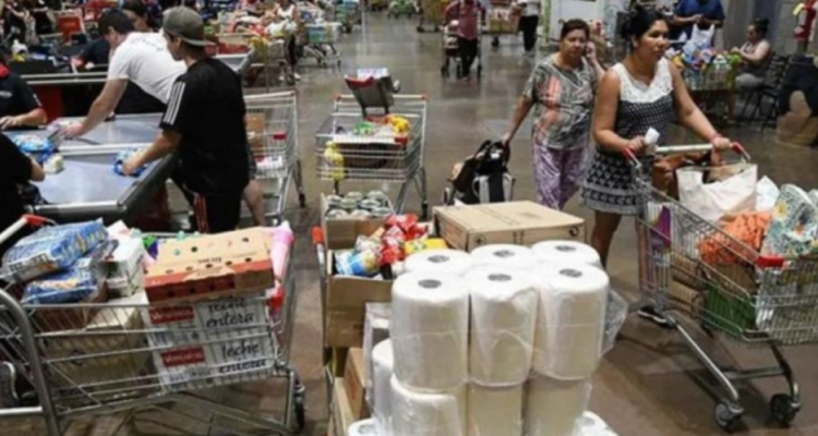 Supermercados establecieron horarios especiales para la gran demanda chilena en Mendoza