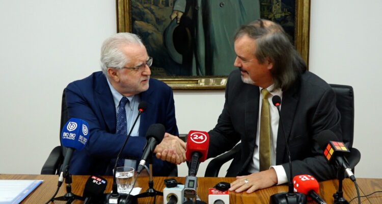 Litio en Salar de Atacama queda oficialmente “en manos” de Codelco: minera negociará futuros contratos