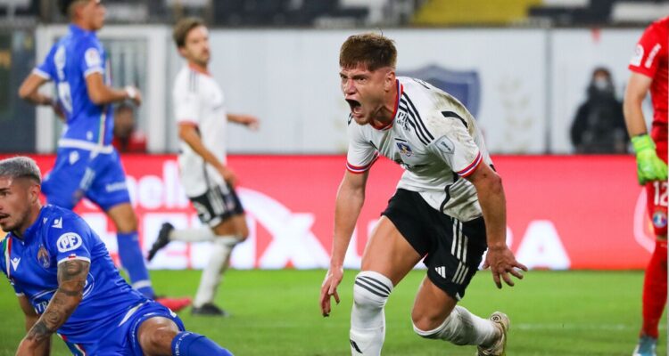 Colo Colo venció a Audax Italiano por el Campeonato Nacional.