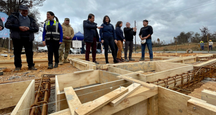 Comienza construcción de viviendas definitivas para damnificados de incendios forestales en el Bío Bío