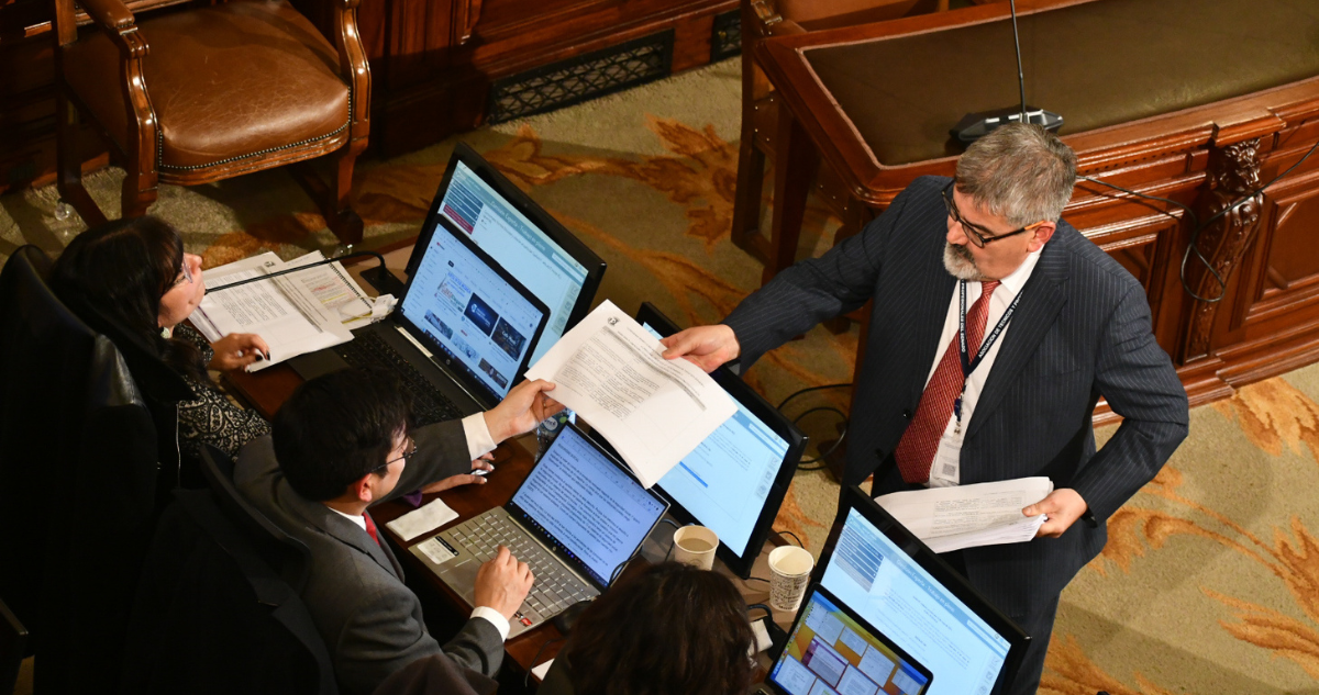 Imagen de la Comisión Experta Constiucional