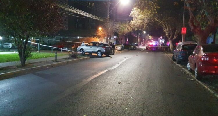 Personal PDI indagando homicidio en San Miguel