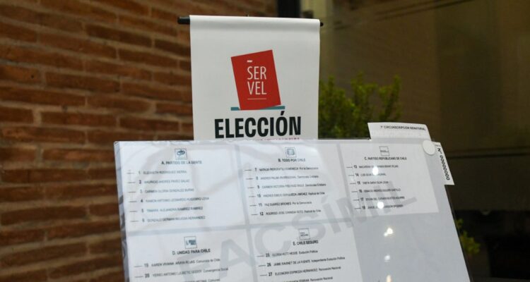 Chile elige a los consejeros del nuevo proceso constitucional: todo lo que se define este domingo