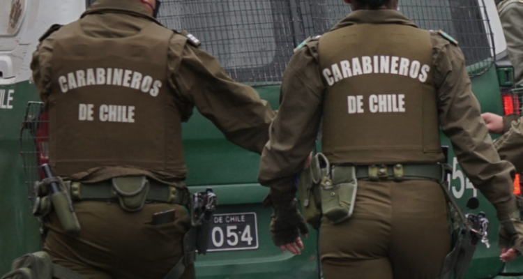 Roban $12 millones a conductor mientras cambiaba una rueda de su camioneta en un servicentro de Osorno