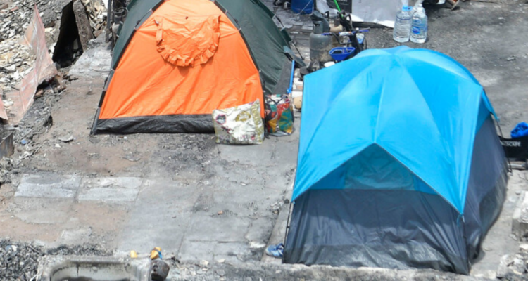Toma de terreno mantiene retrasado proyecto habitacional para 120 familias en centro de Valparaíso