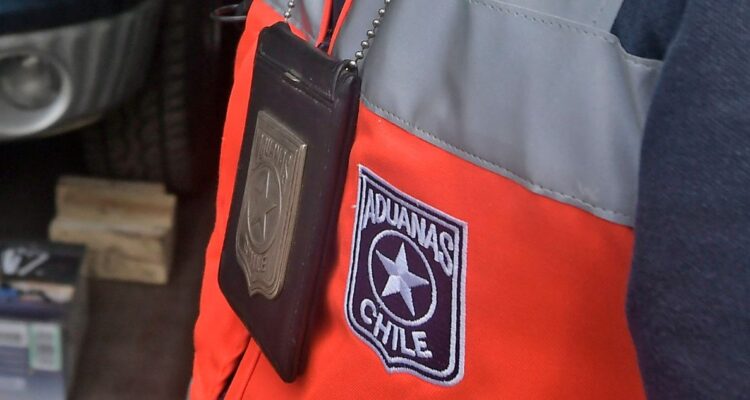 Detienen a 19 personas por contrabando de mercancías en aeropuerto: cuatro son funcionarios de Aduanas